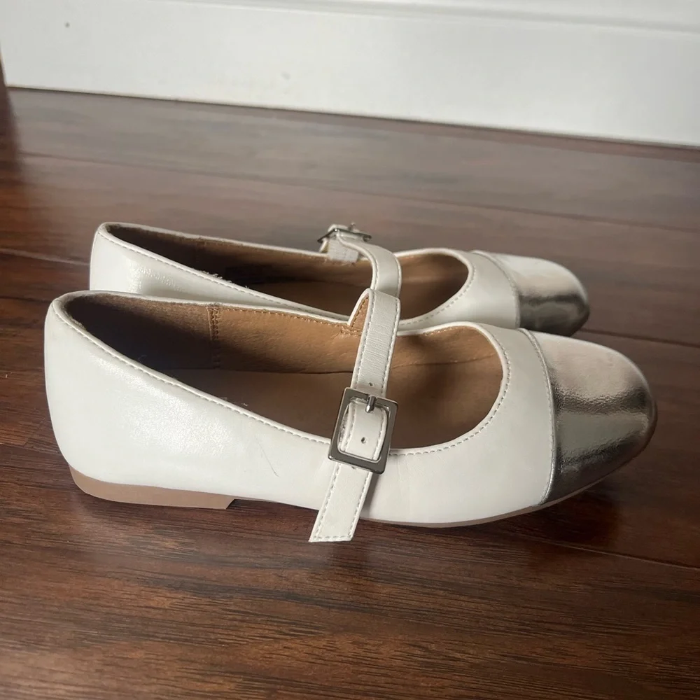 DV by Dolce Vita stylish comfortable